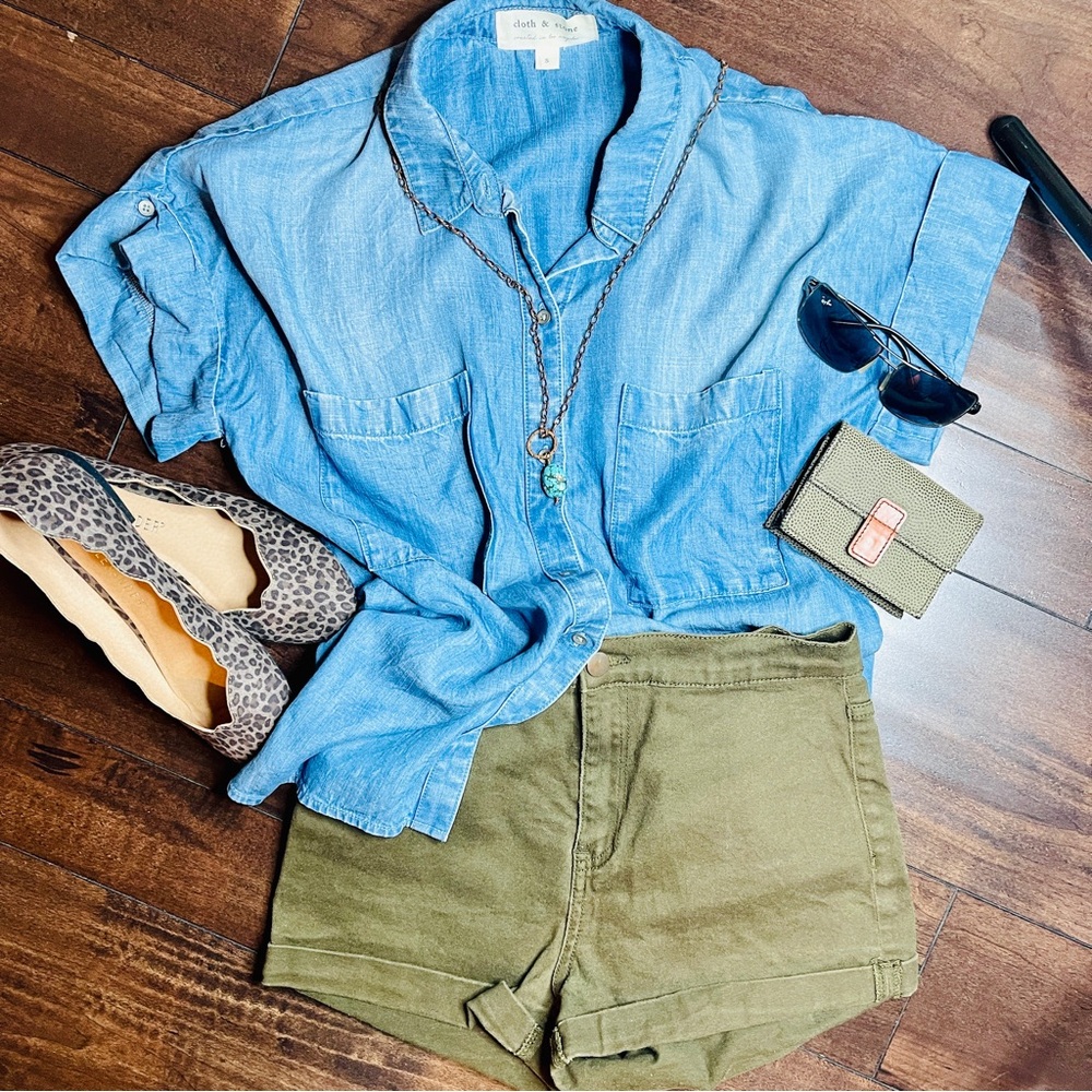 Forever 21 high waisted clean front rolled hem shorts